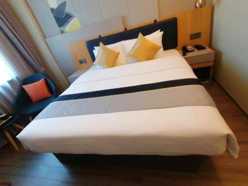 Home Inn Kunming Baita Road Куньмін Екстер'єр фото