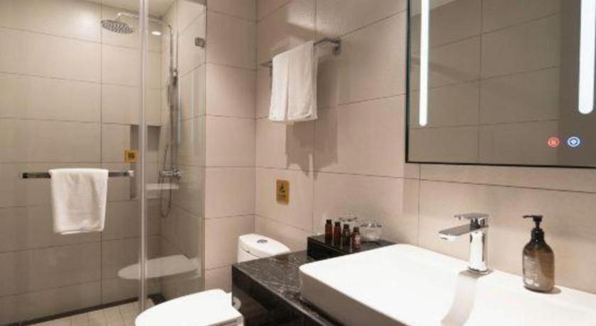 Home Inn Kunming Baita Road Куньмін Екстер'єр фото