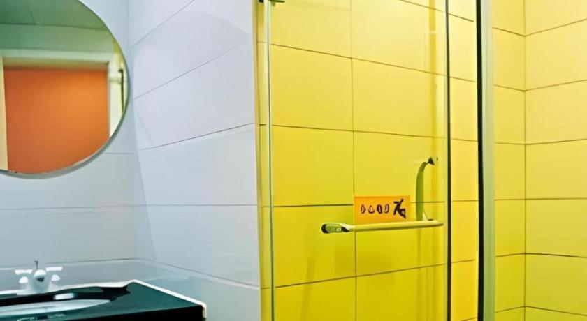 Home Inn Kunming Baita Road Куньмін Екстер'єр фото